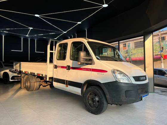 IVECO DAILY 3.0 HPI DIESEL 70C17HD CD MANUAL IVECO DAILY 3.0 HPI DIESEL 70C17HD CD MANUAL